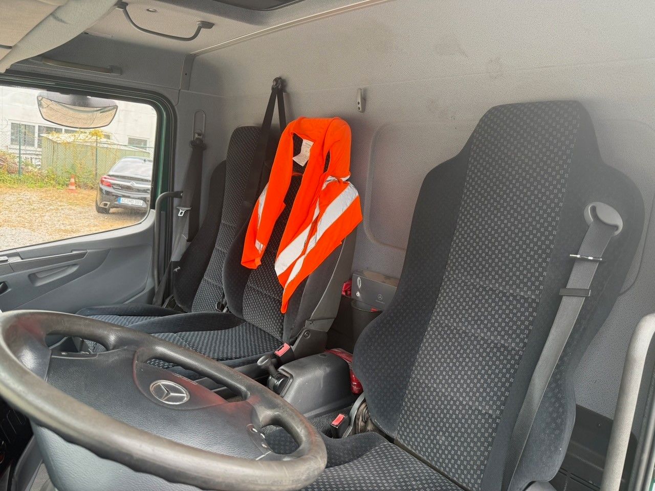 Fahrzeugabbildung Mercedes-Benz 822L Atego Koffer/Lbw., Heizung, Isoliert