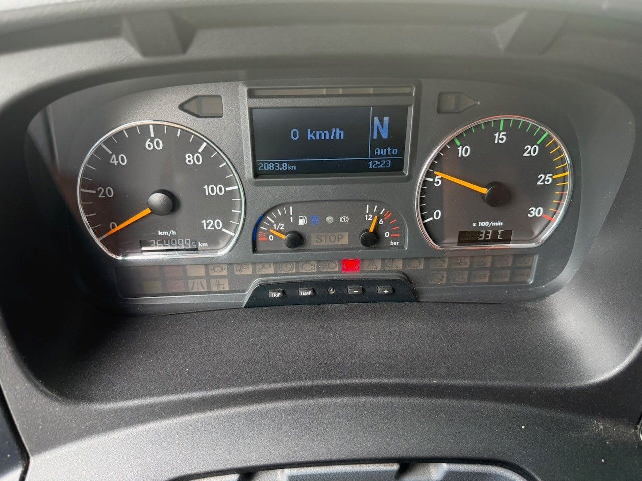 Fahrzeugabbildung Mercedes-Benz 822L Atego Koffer/Lbw., Heizung, Isoliert