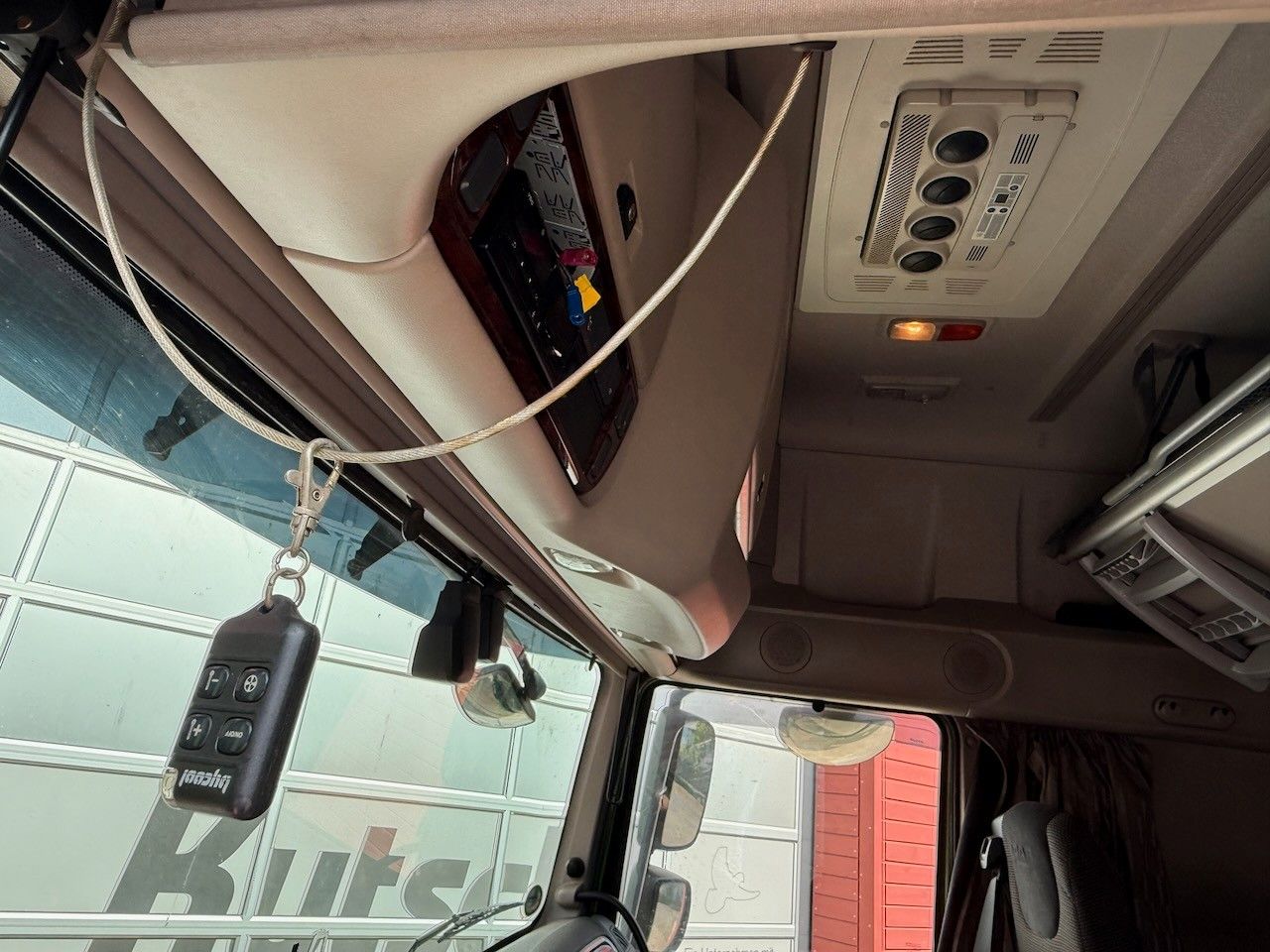 Fahrzeugabbildung DAF XF 510 SuperSpace Cab + Krone 3achs Coil