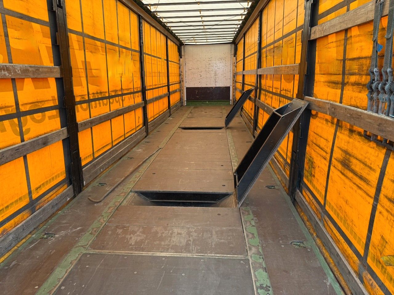 Fahrzeugabbildung DAF XF 510 SuperSpace Cab + Krone 3achs Coil