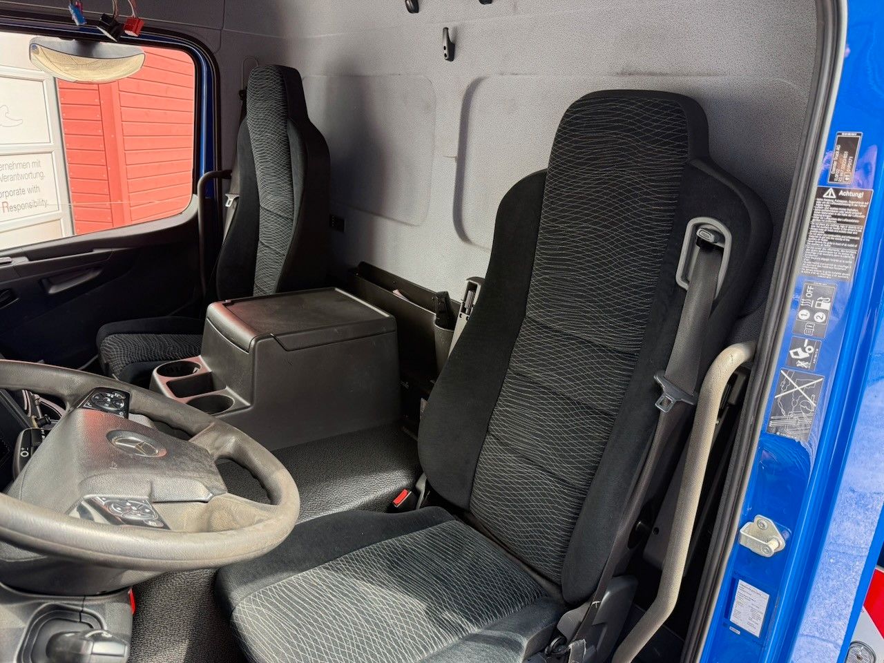 Fahrzeugabbildung Mercedes-Benz MB 1630L Atego Pritsche, Klima, Standheizung