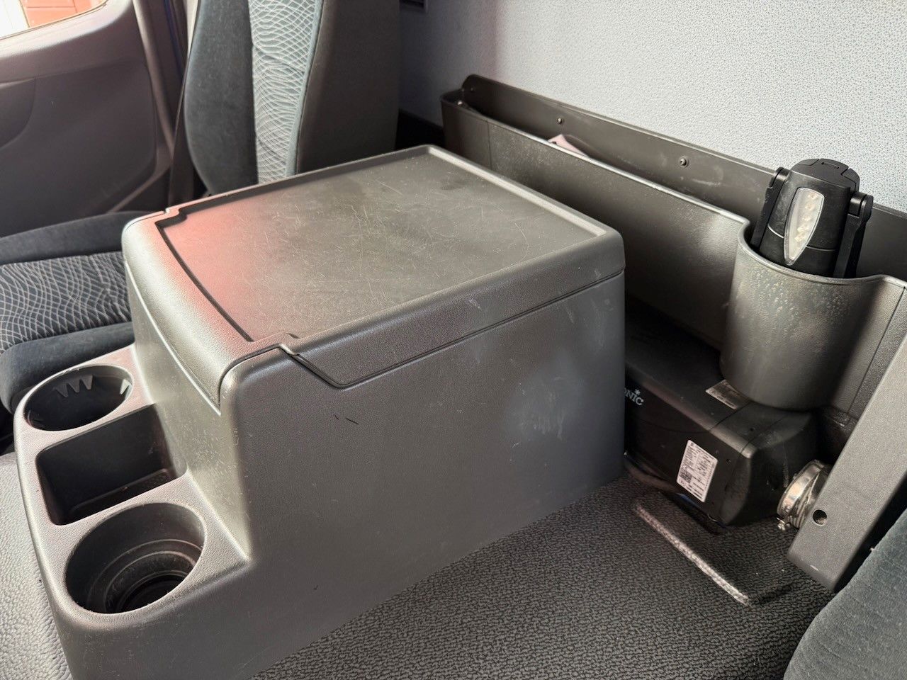 Fahrzeugabbildung Mercedes-Benz MB 1630L Atego Pritsche, Klima, Standheizung