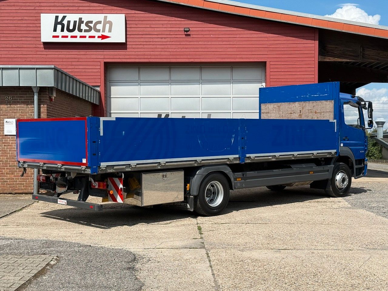 Fahrzeugabbildung Mercedes-Benz MB 1630L Atego Pritsche, Klima, Standheizung