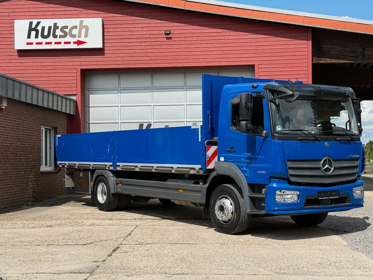 Fahrzeugabbildung Mercedes-Benz MB 1630L Atego Pritsche, Klima, Standheizung