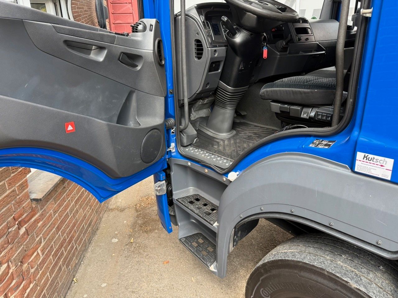 Fahrzeugabbildung Mercedes-Benz MB 1630L Atego Pritsche, Klima, Standheizung