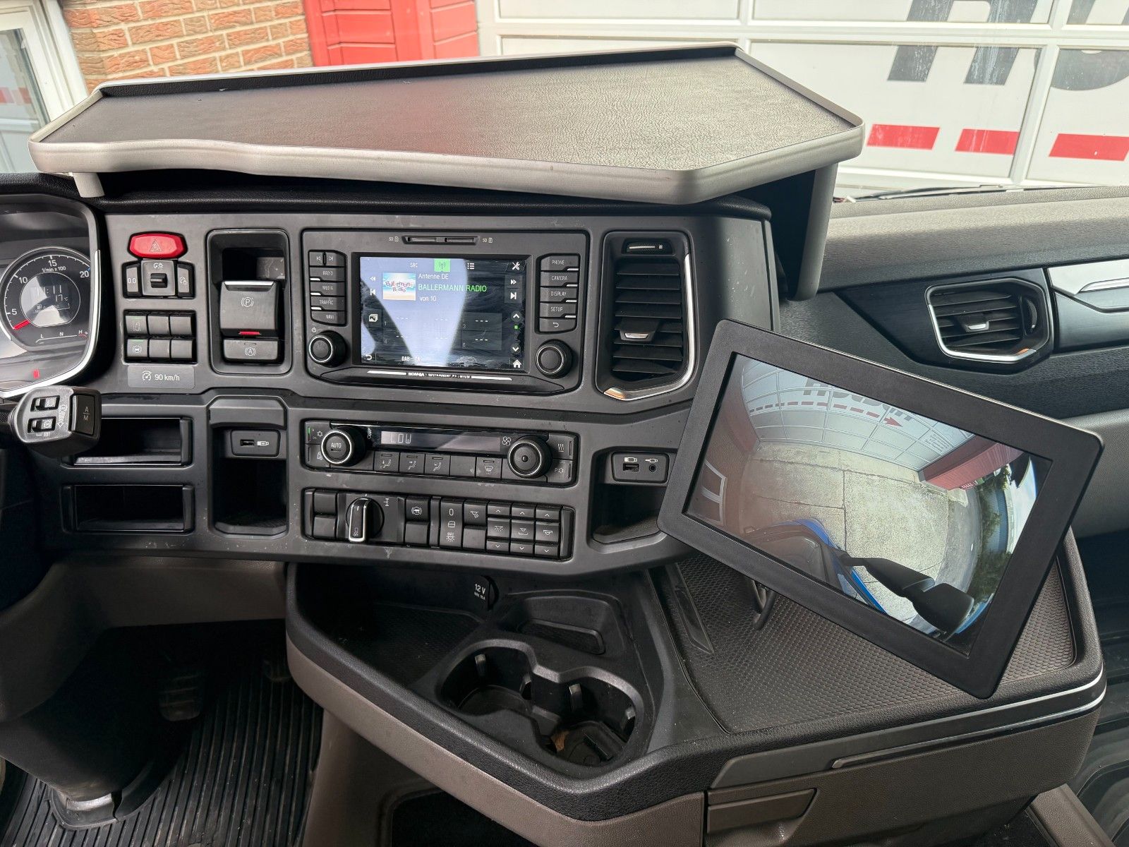 Fahrzeugabbildung Scania Scania R450 4x2 BDF Klasse C - 625