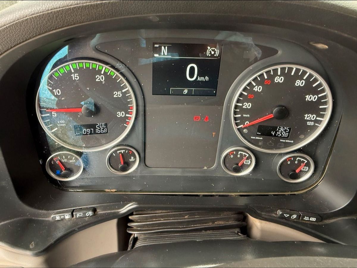 Fahrzeugabbildung MAN TGL 8.250K Kipper / AHK / Frontschaden