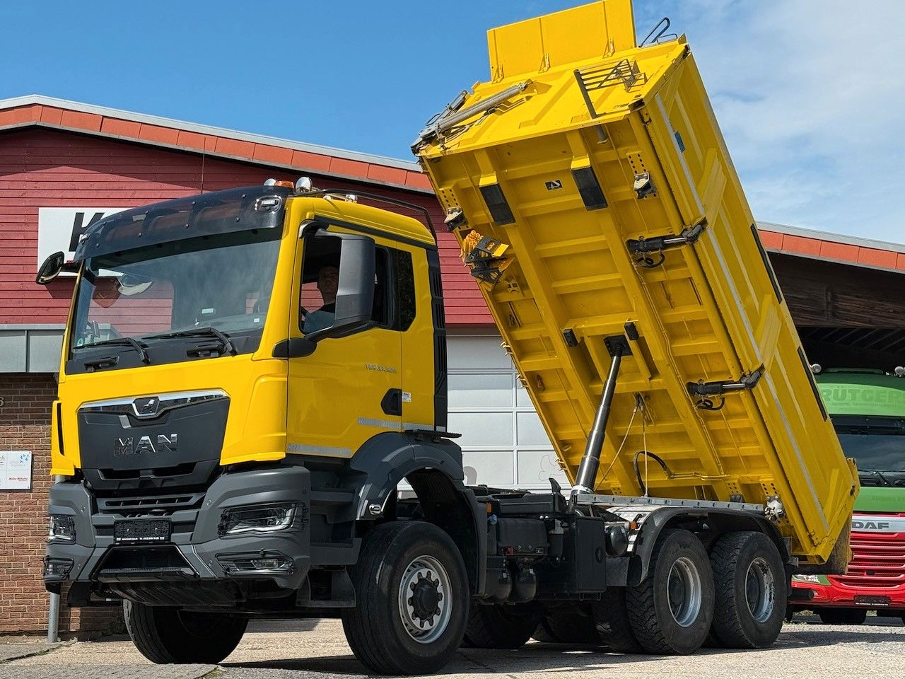 Fahrzeugabbildung MAN TGS 33.520/6x6H BL Allrad-Kipper, Bordmatik