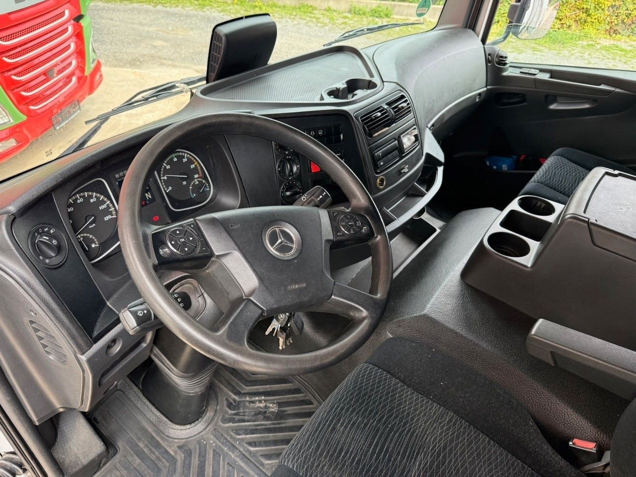 Fahrzeugabbildung Mercedes-Benz 1524L Atego, Edscha, Lbw