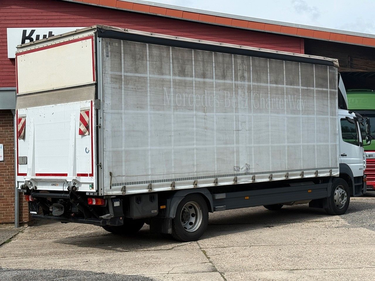 Fahrzeugabbildung Mercedes-Benz 1524L Atego, Edscha, Lbw