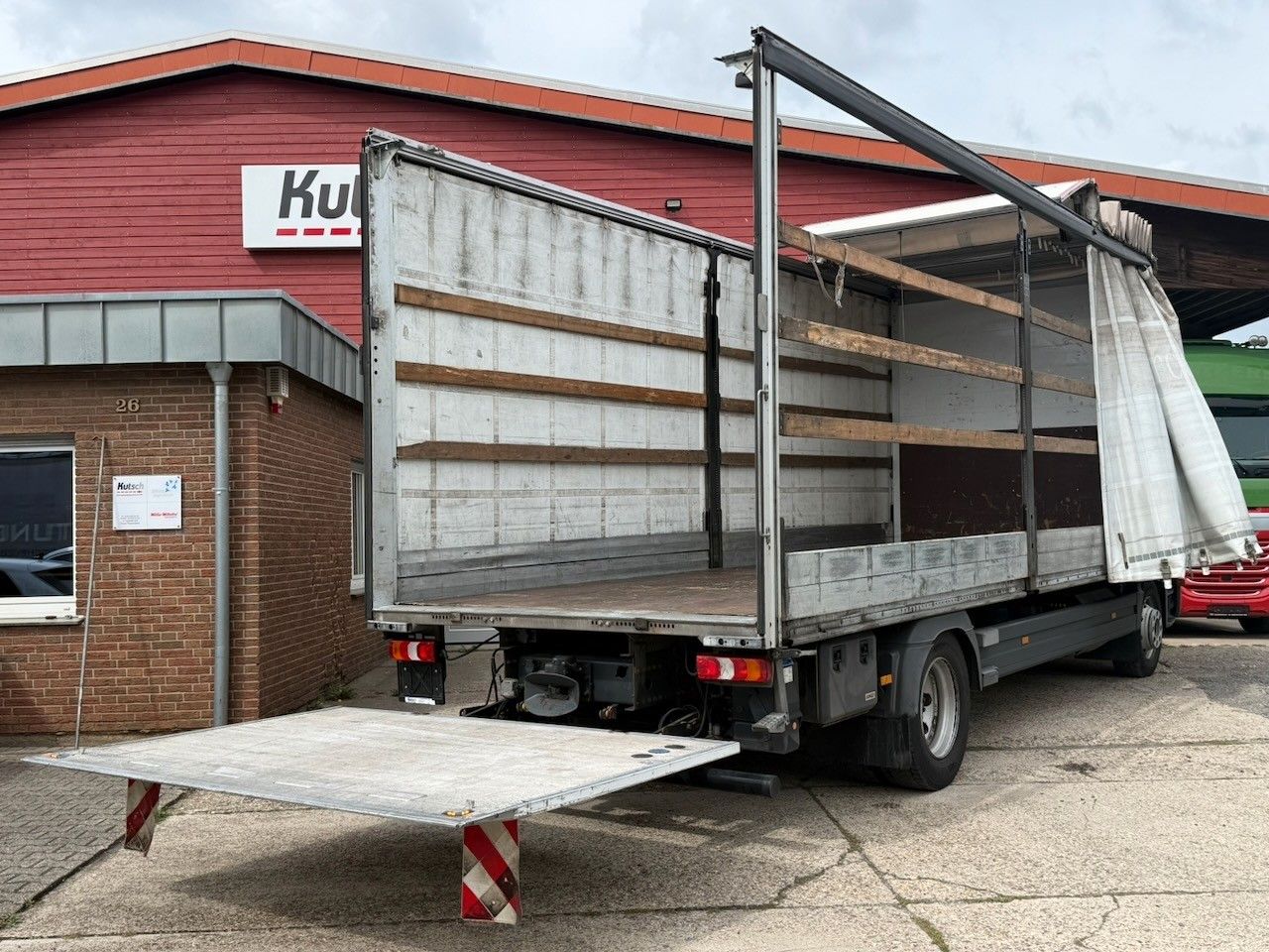 Fahrzeugabbildung Mercedes-Benz 1524L Atego, Edscha, Lbw