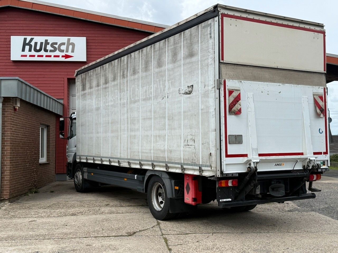 Fahrzeugabbildung Mercedes-Benz 1524L Atego, Edscha, Lbw
