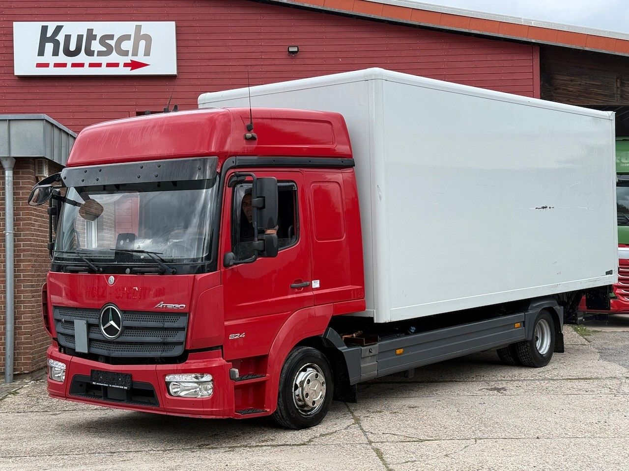 Mercedes-Benz 824 / 924 L Möbel-Koffer, großes Fhs., LBW