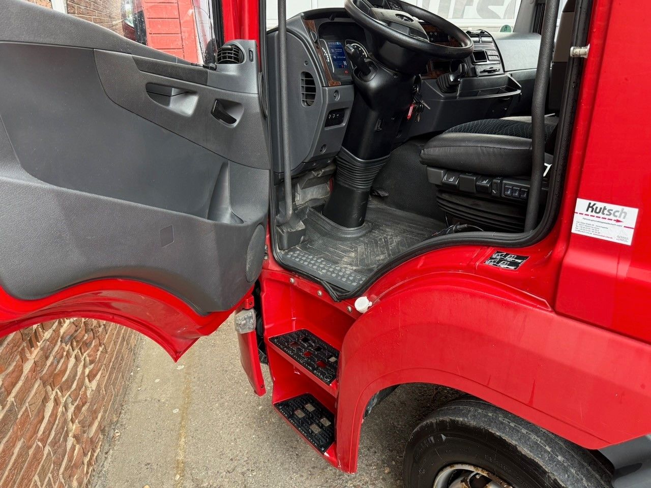 Fahrzeugabbildung Mercedes-Benz 824 / 924 L Möbel-Koffer, großes Fhs., LBW
