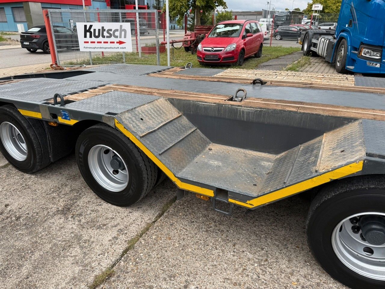 Fahrzeugabbildung Meusburger MTS-3 Tele Lenk, 49t Tieflader mit Rampen