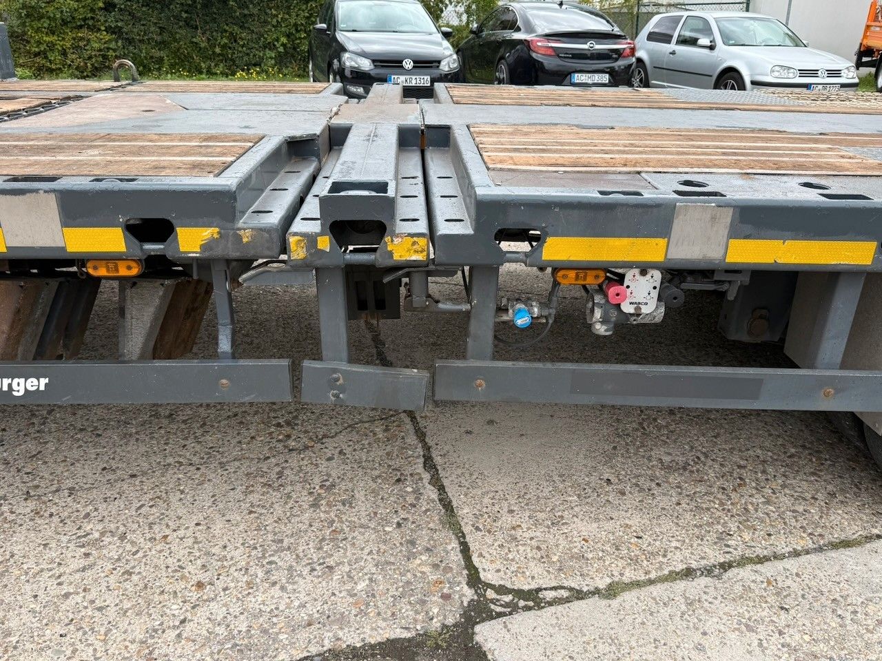 Fahrzeugabbildung Meusburger MTS-3 Tele Lenk, 49t Tieflader mit Rampen