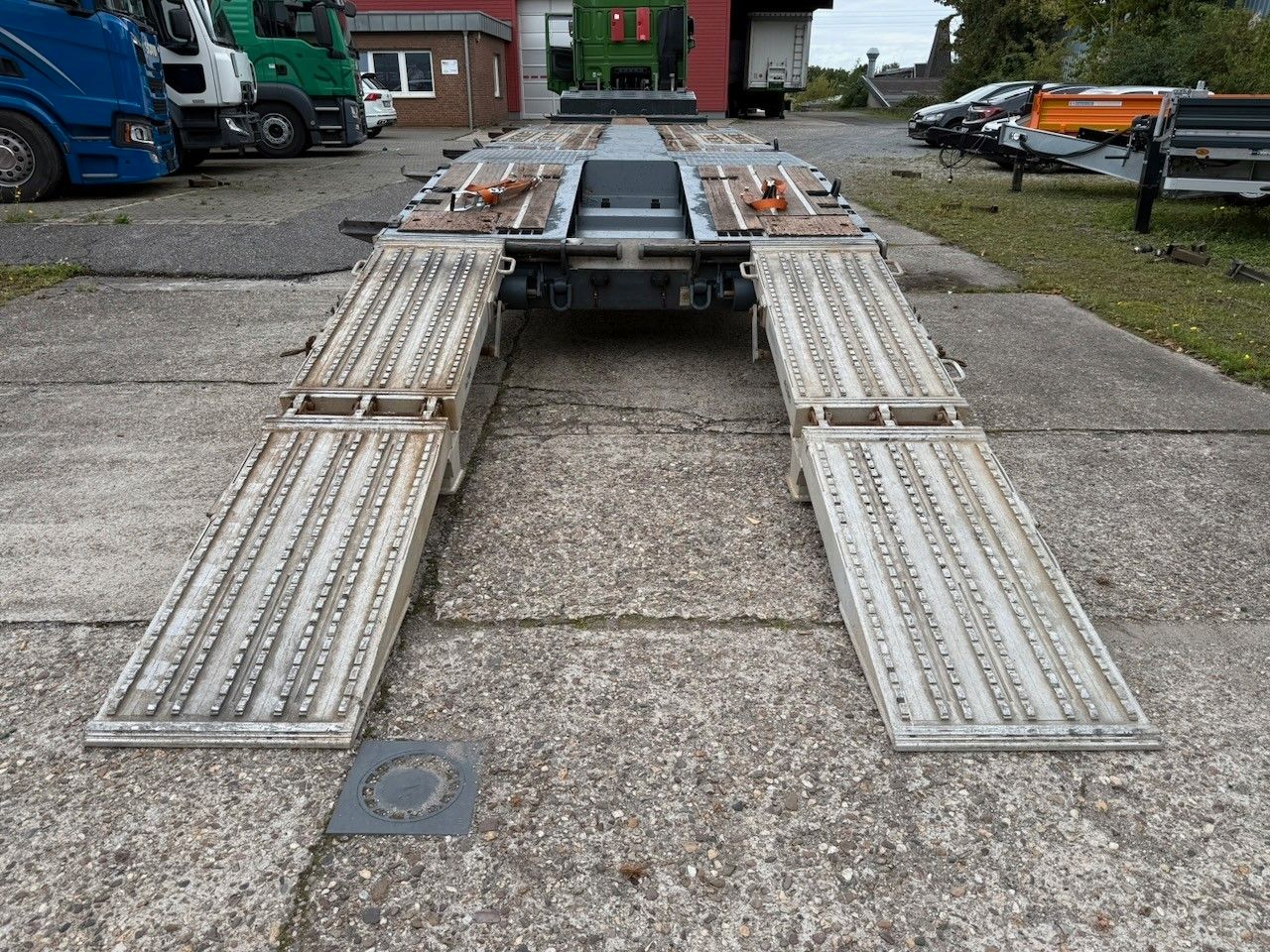 Fahrzeugabbildung Meusburger MTS-3 Tele Lenk, 49t Tieflader mit Rampen