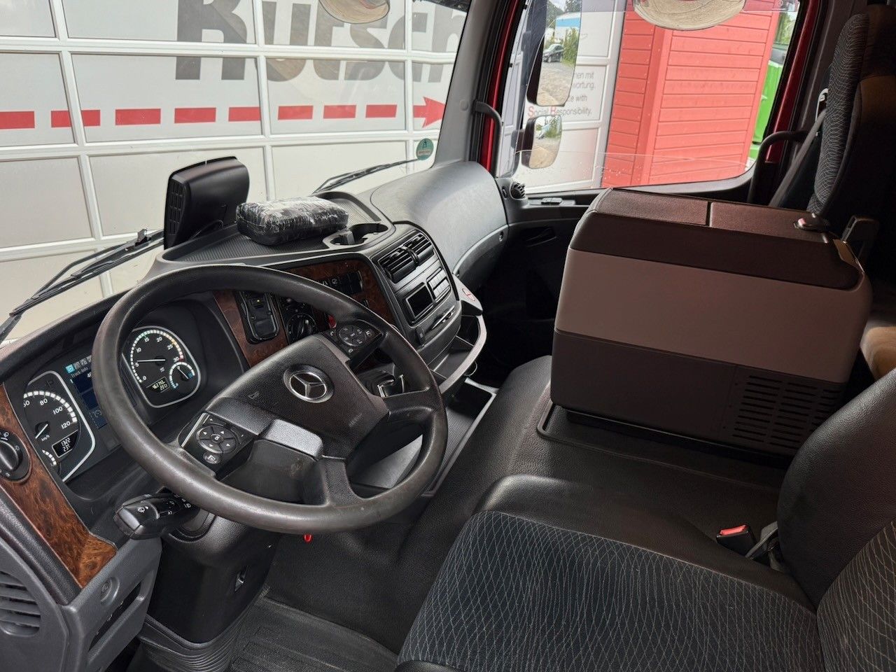 Fahrzeugabbildung Mercedes-Benz 824L Atego Koffer Lbw, Klima Standheizung