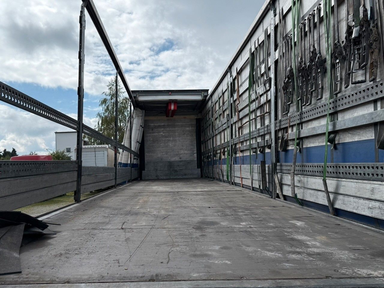 Fahrzeugabbildung Schmitz Cargobull Standard, 2 x Liftachse, Alufelgen, RSAB