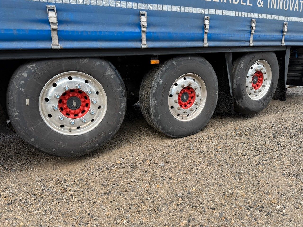 Fahrzeugabbildung Schmitz Cargobull Standard, 2 x Liftachse, Alufelgen, RSAB