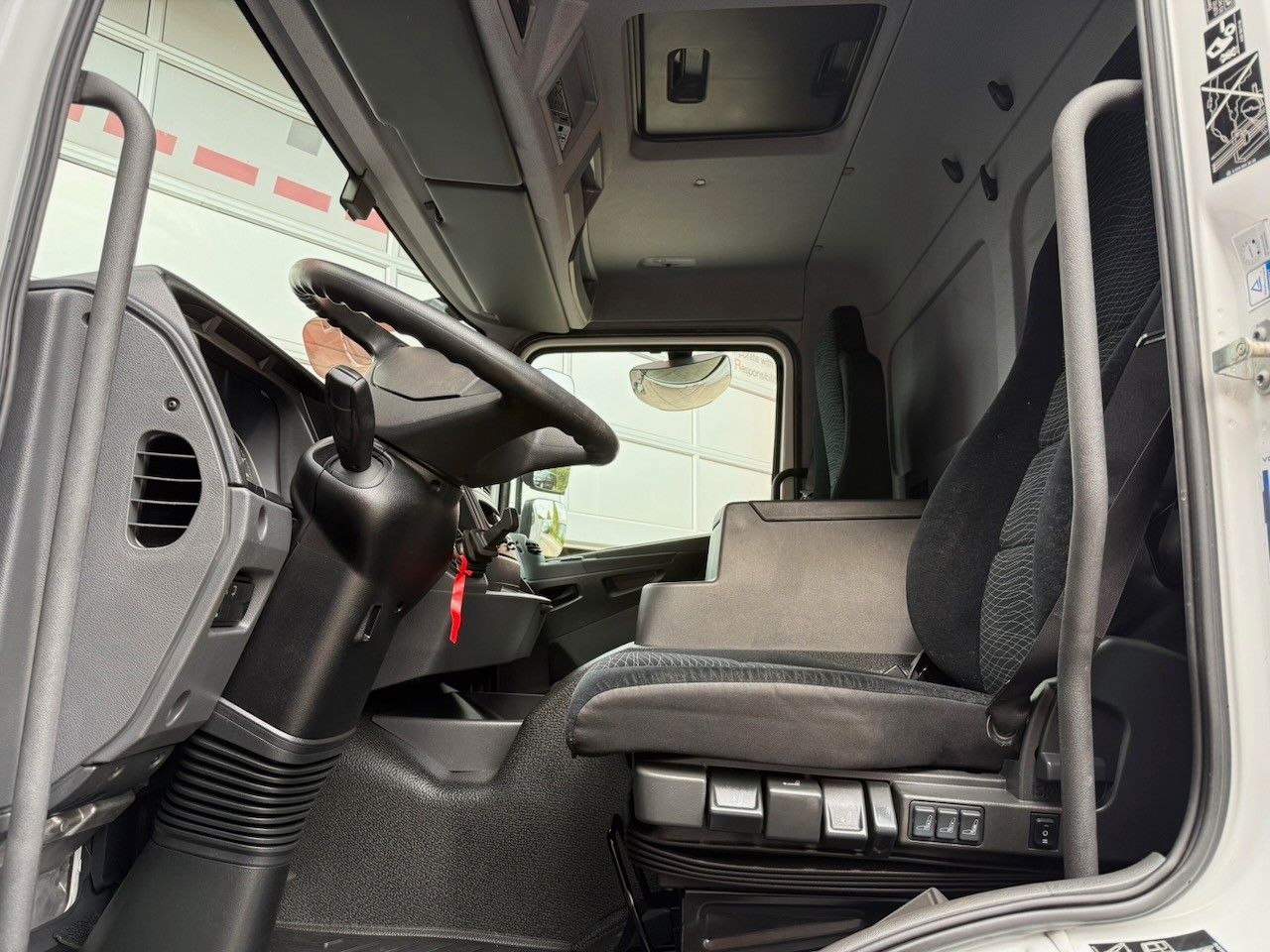 Fahrzeugabbildung Mercedes-Benz MB Atego 1627L offene Pritsche,