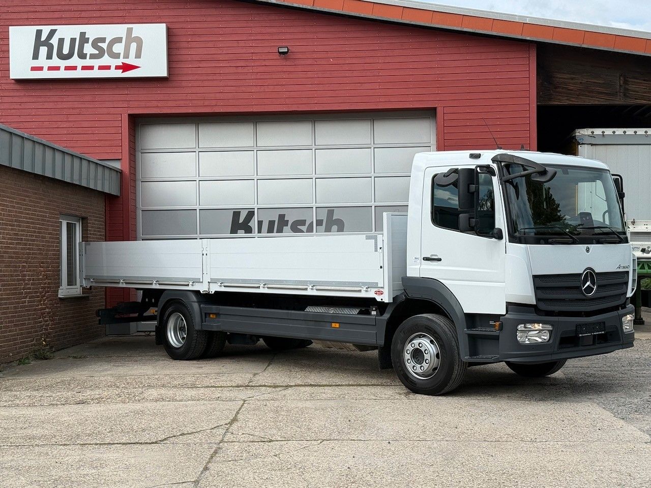 Fahrzeugabbildung Mercedes-Benz MB Atego 1627L offene Pritsche,