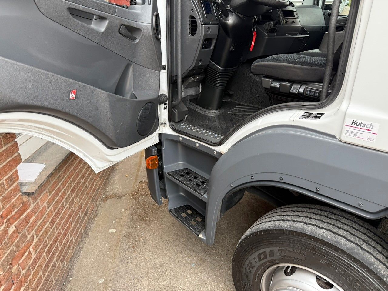 Fahrzeugabbildung Mercedes-Benz MB Atego 1627L offene Pritsche,