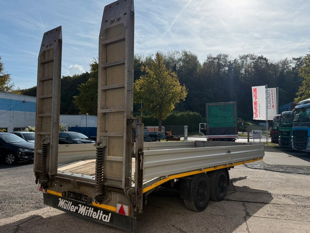 Fahrzeugabbildung Müller-Mitteltal ETÜTAR 11,9 Tieflader, Bordwände geteilt