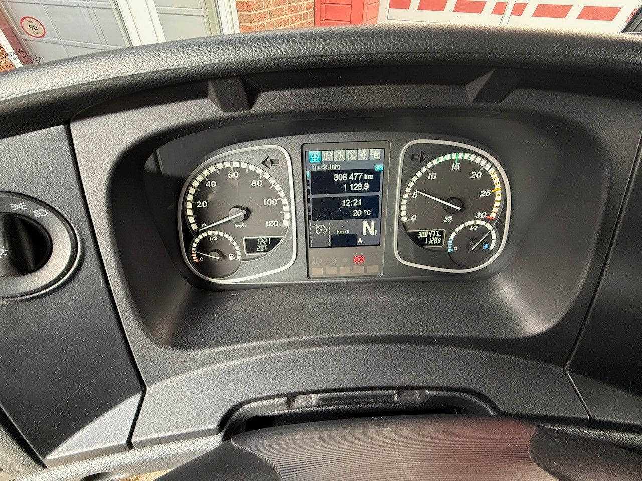 Fahrzeugabbildung Mercedes-Benz Atego 1530L Pritsche/Plane, Klima, Standheizung
