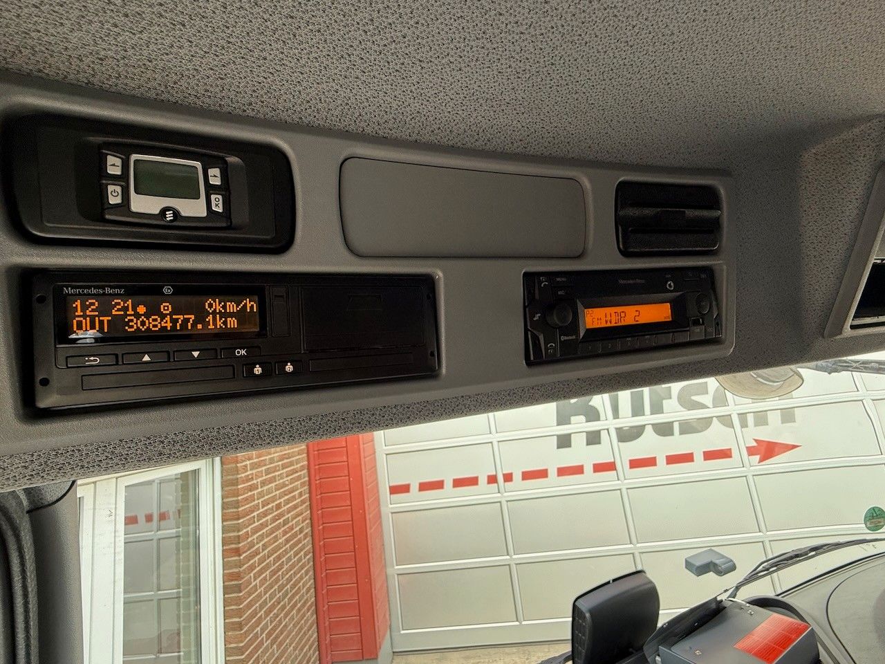 Fahrzeugabbildung Mercedes-Benz Atego 1530L Pritsche/Plane, Klima, Standheizung