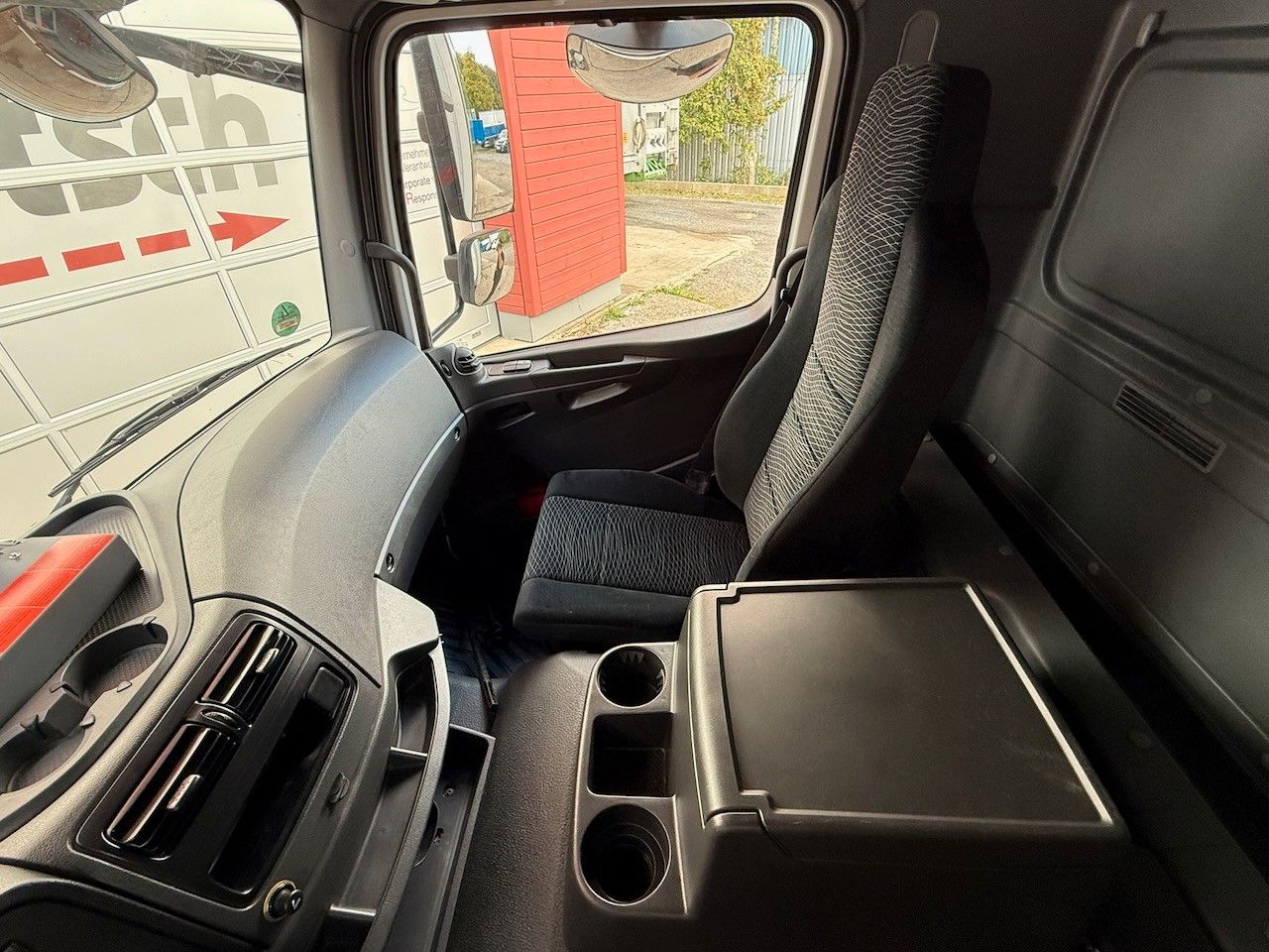 Fahrzeugabbildung Mercedes-Benz Atego 1530L Pritsche/Plane, Klima, Standheizung