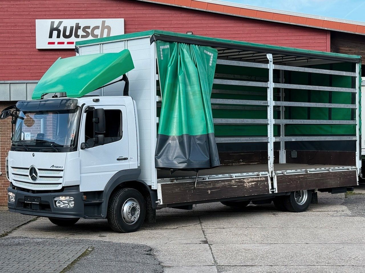 Fahrzeugabbildung Mercedes-Benz Atego 1530L Pritsche/Plane, Klima, Standheizung