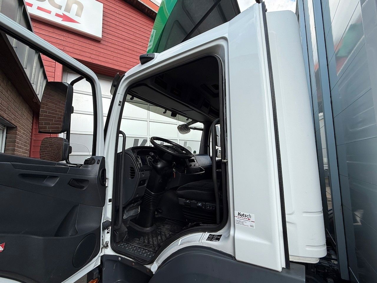 Fahrzeugabbildung Mercedes-Benz Atego 1530L Pritsche/Plane, Klima, Standheizung
