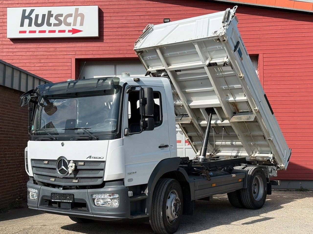 Mercedes-Benz Atego 1324K Kipper 3 Seiten, AHK + Hydr.-Anschl.