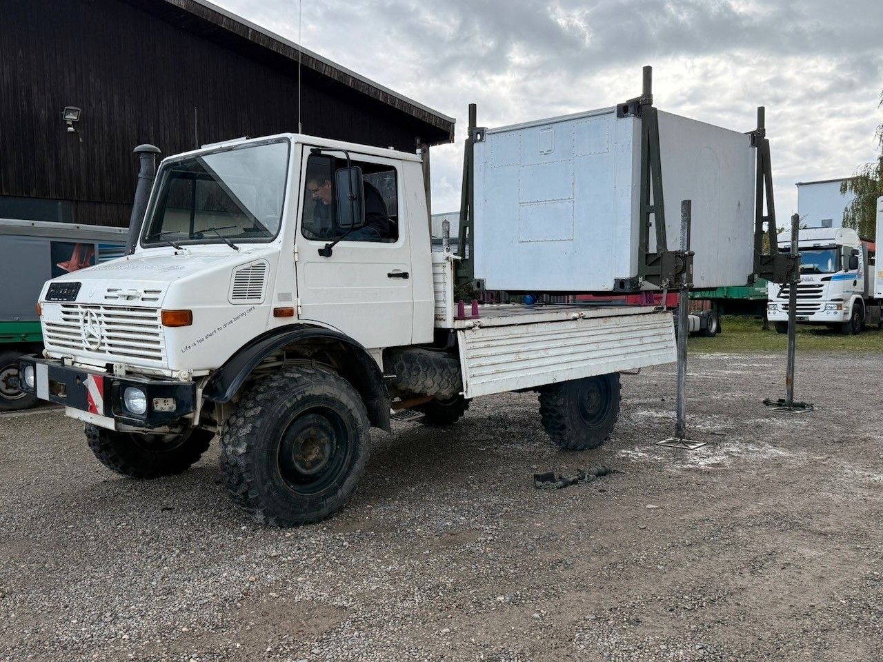 Fahrzeugabbildung Unimog 435