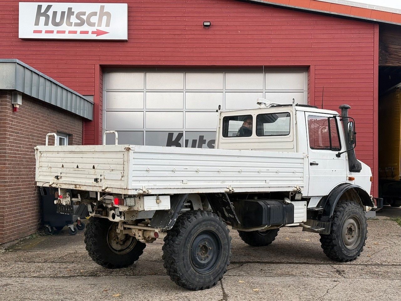 Fahrzeugabbildung Mercedes-Benz Unimog 435 Allrad-Pritsche, Zivilschutz