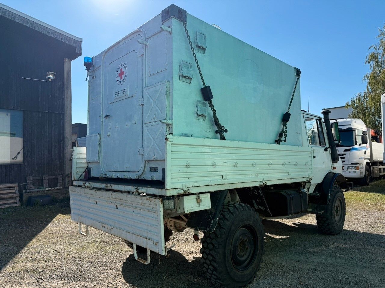 Fahrzeugabbildung Mercedes-Benz Unimog 435 Allrad-Pritsche, Zivilschutz