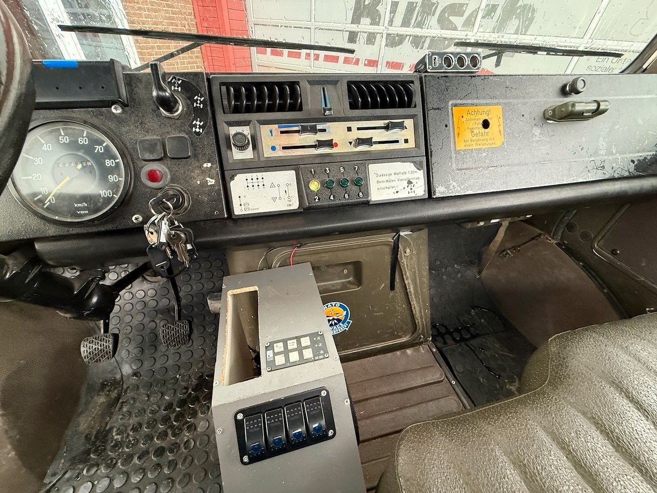 Fahrzeugabbildung Mercedes-Benz Unimog 435 Allrad-Pritsche, Zivilschutz