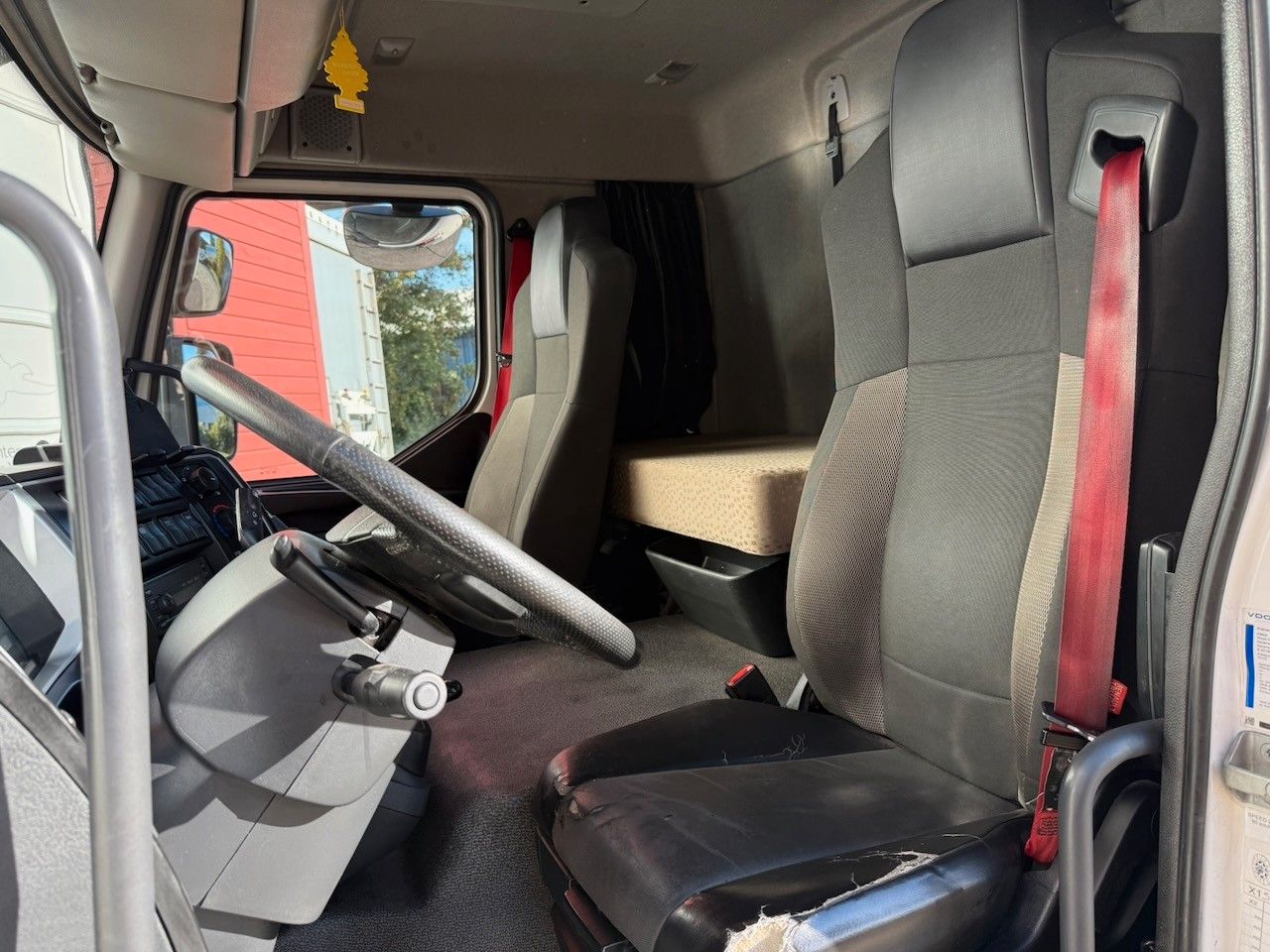 Fahrzeugabbildung Renault D7,5*240 Pritsche/Lbw. 1 Liege
