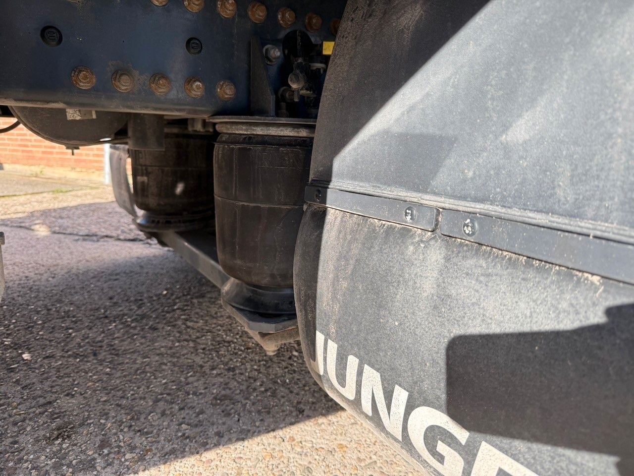 Fahrzeugabbildung Renault D7,5*240 Pritsche/Lbw. 1 Liege