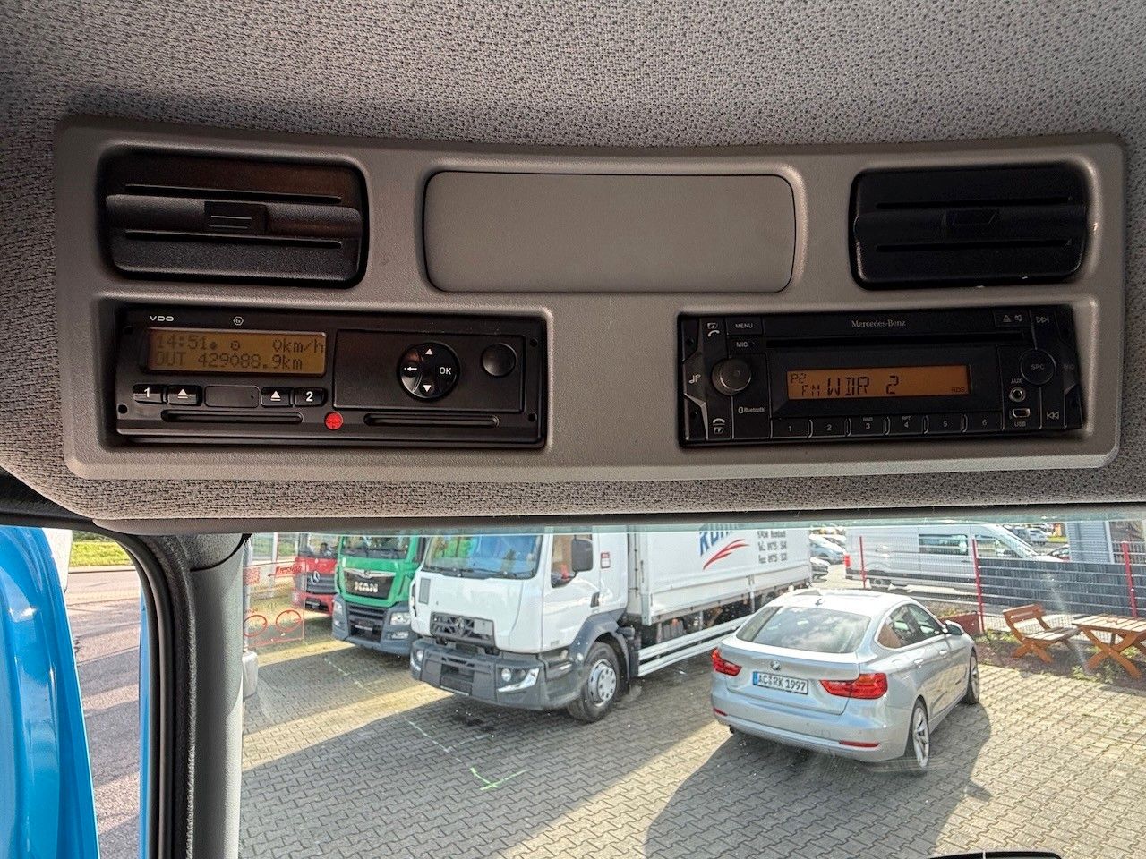 Fahrzeugabbildung Mercedes-Benz 1524 L / 1624 L Atego Tiefkühlwagen/Türen + Lbw.