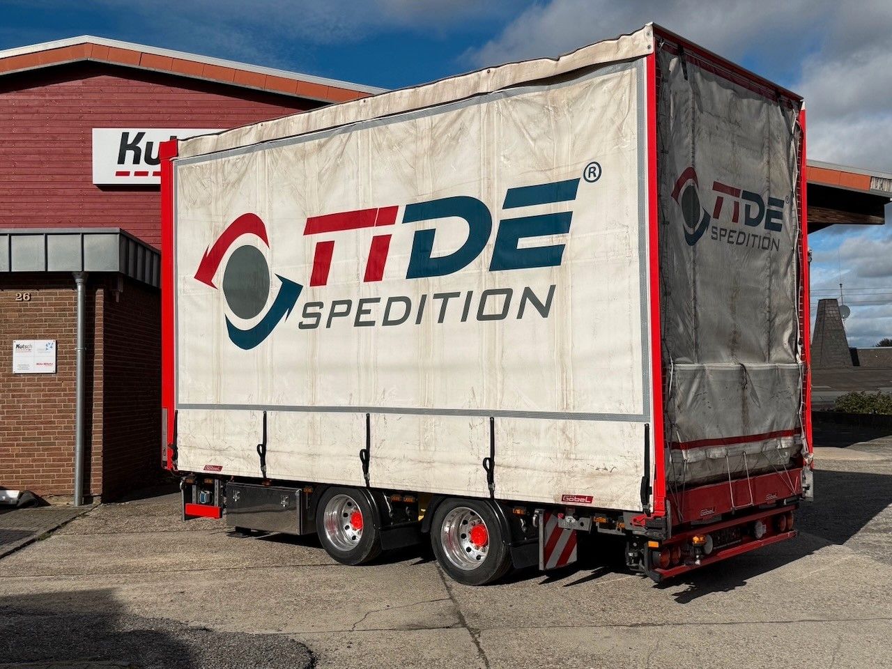Fahrzeugabbildung Andere GÖBEL-Tandem-Volumen Libner Schiebebügelverdeck