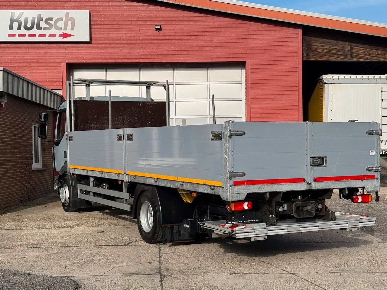 Fahrzeugabbildung Renault D16-280 offene Pritsche, Lbw unterfaltbar
