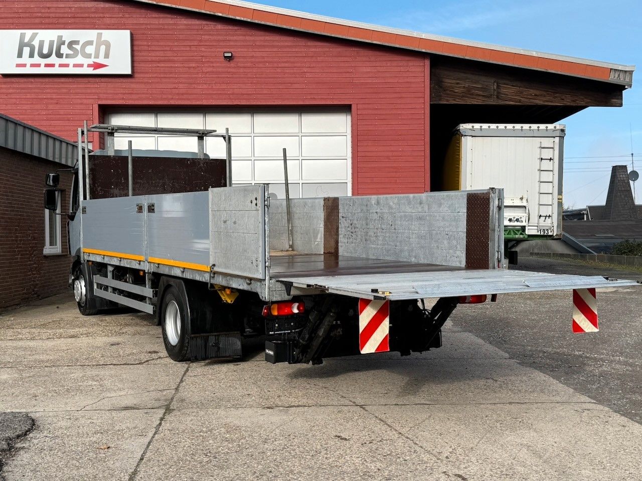 Fahrzeugabbildung Renault D16-280 offene Pritsche, Lbw unterfaltbar